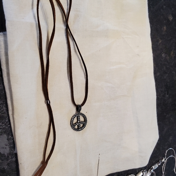 Necklace - Picture 3 of 4